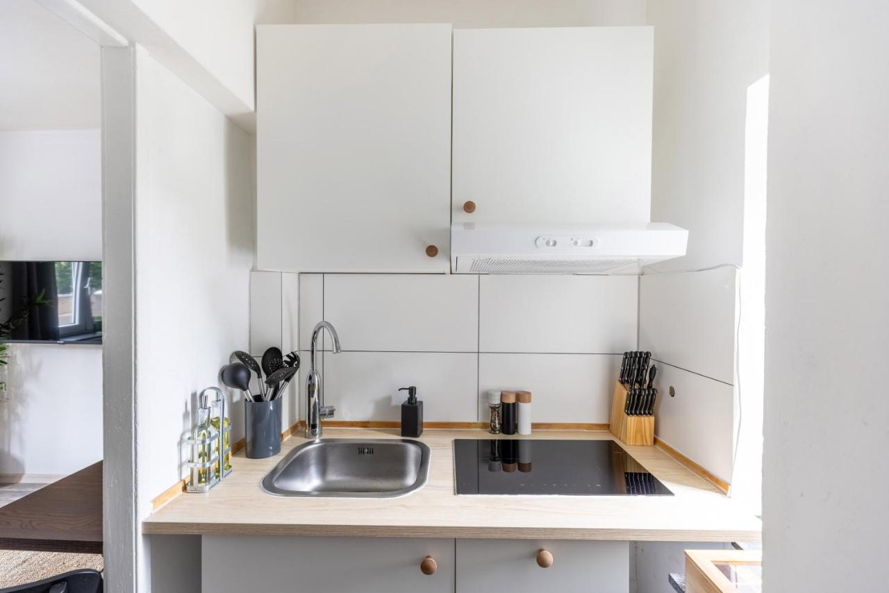 Perfekt Fuer 2! Wifi/ Netflix Appartement Duisburg Buitenkant foto