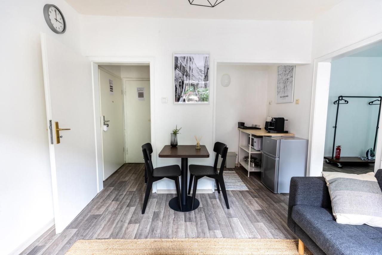 Perfekt Fuer 2! Wifi/ Netflix Appartement Duisburg Buitenkant foto