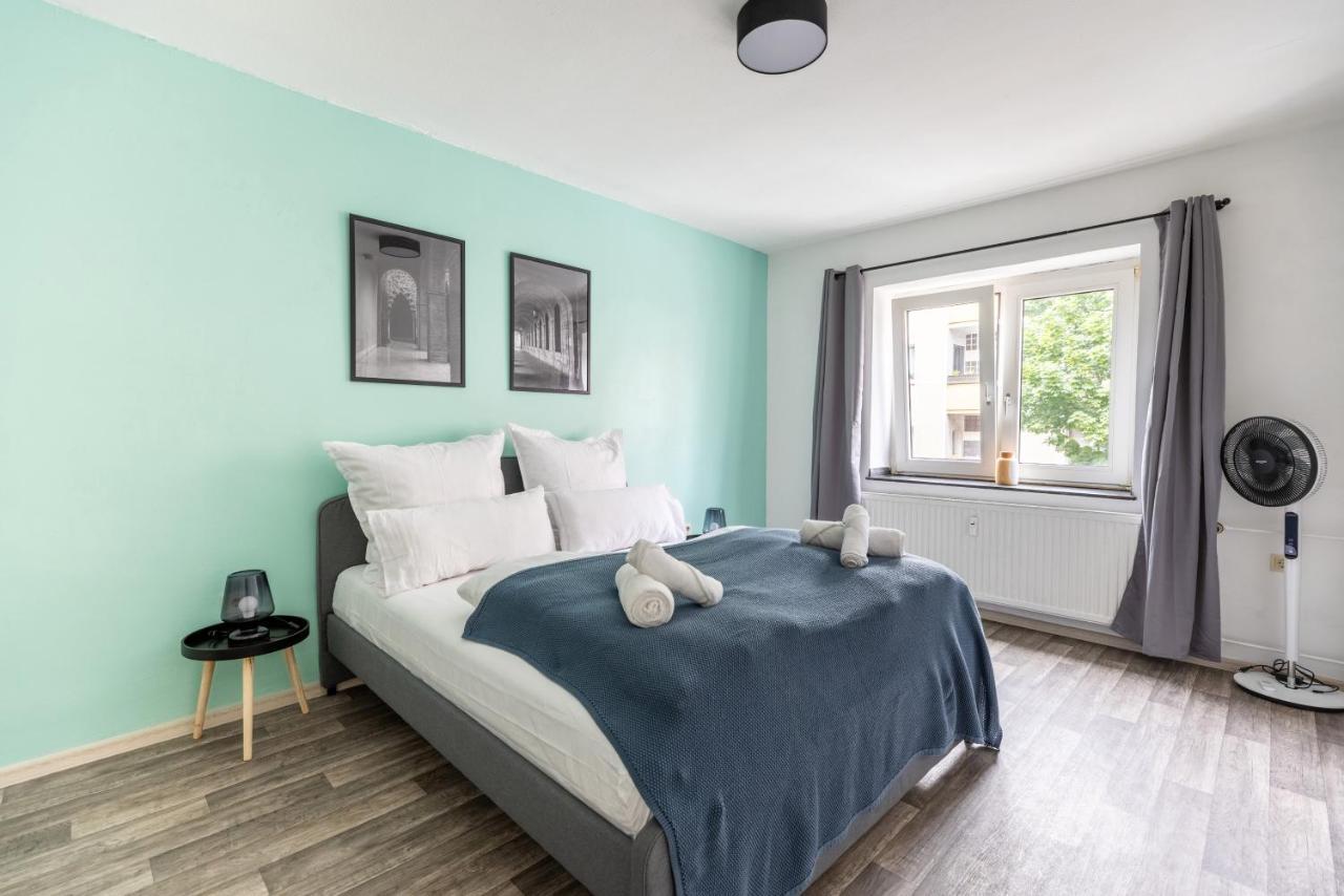 Perfekt Fuer 2! Wifi/ Netflix Appartement Duisburg Buitenkant foto