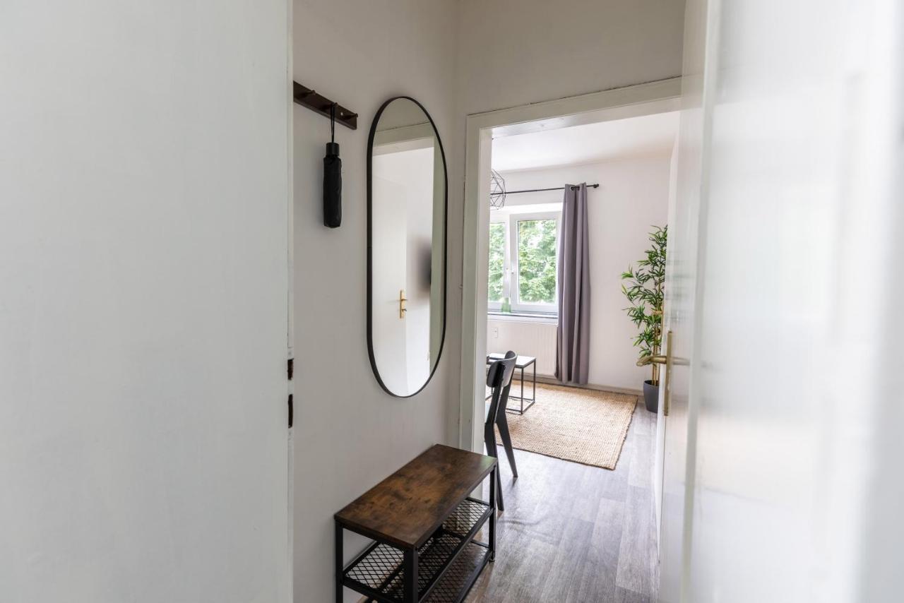 Perfekt Fuer 2! Wifi/ Netflix Appartement Duisburg Buitenkant foto