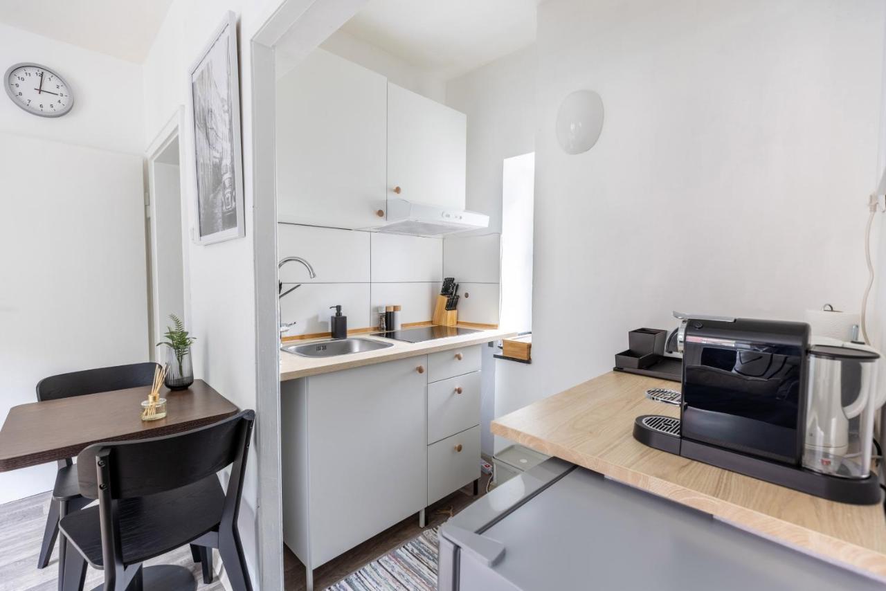 Perfekt Fuer 2! Wifi/ Netflix Appartement Duisburg Buitenkant foto